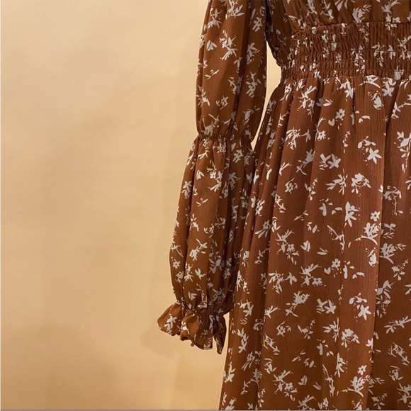 ASTR the Label Caramel Floral Cinched Midi Peasant Dress XS - Picture 12 of 12